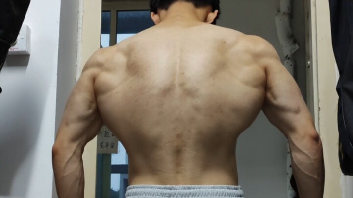 Lưng chỉ tập hít xà sẽ như thế nào