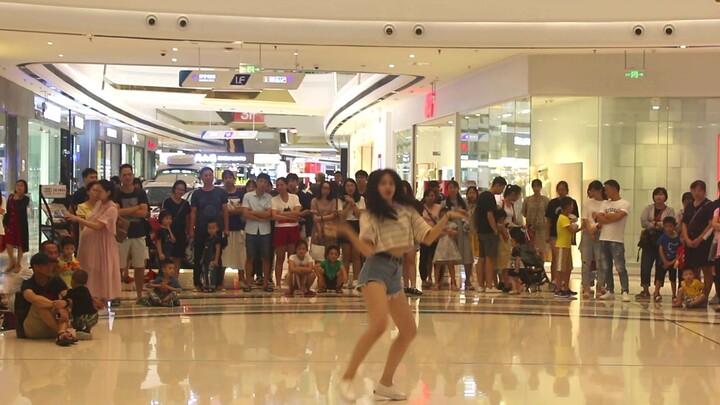 Pertunjukan Tari Acak KPOP Liuzhou 2019 GFRIEND - FEVER