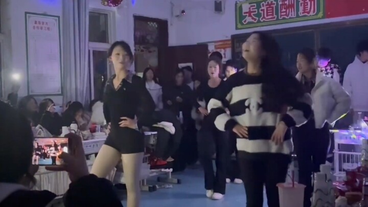 [Girls’ High School New Year’s Eve Gala] Dance Majors’ Latin Dance Performance