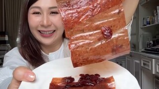 Cemilan buah dari turki..   unik juga ya..  gmana ya rasanya