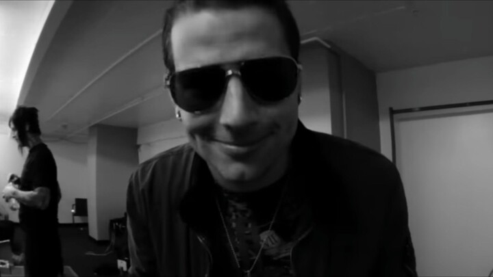 Avenged sevenfold - Dear God [Official Music Video]