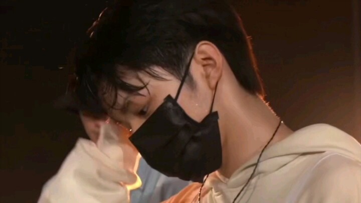 Liu Yaowen is so soft and cuddly; looks like getting teased has become second nature to him. The six