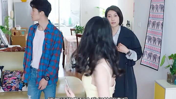 A big internet celebrity was live-streaming when the cops suddenly showed up—and disaster struck in 