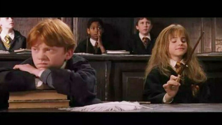 [คำบรรยายภาษาจีน] เฮอร์ไมโอนี่บอกว่านี่คือ LeviOsa ไม่ใช่ LesviosA ในหลายภาษา (มีเวอร์ชันภาษาจีน)