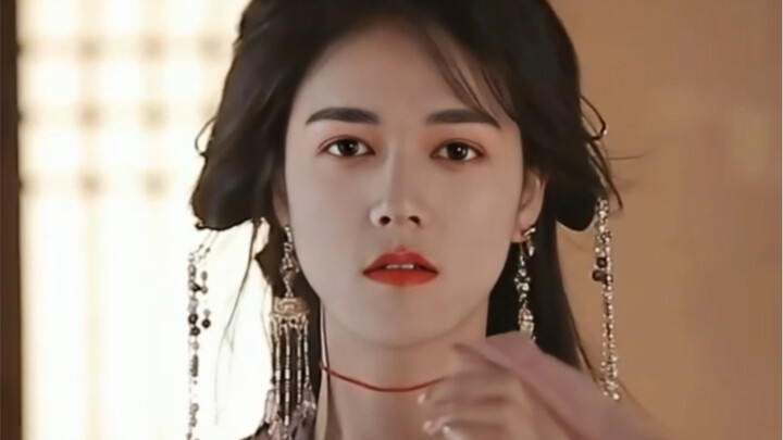 The prince's gender change: his face is his country