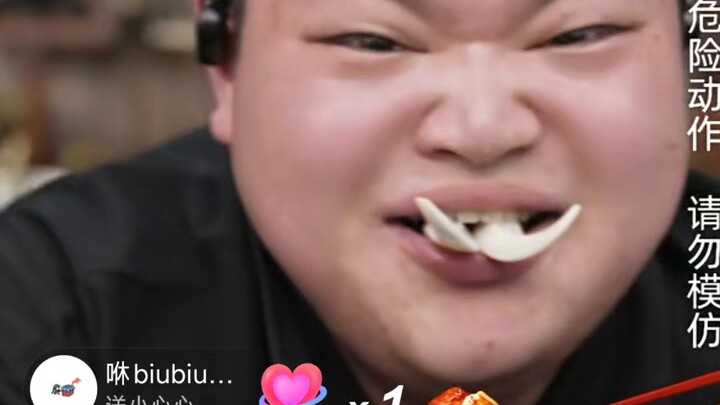 การแสดงโชว์ฟัน ขำจนน้ำตาไหล ฮ่าๆๆ