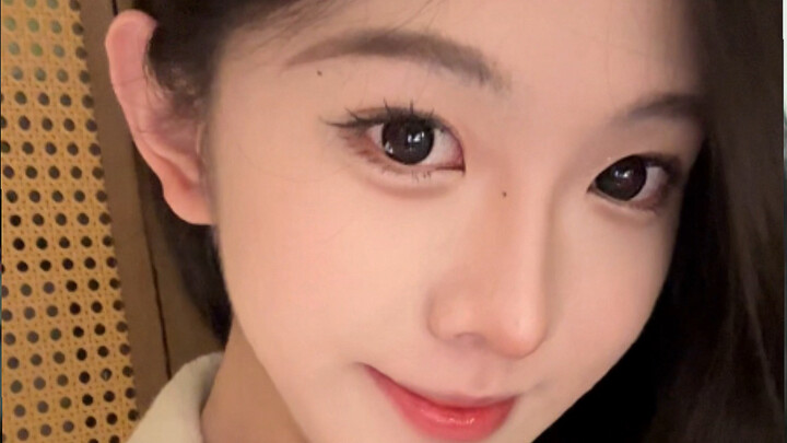 Nam sinh viên đại học về nhà giả vờ là trai thẳng