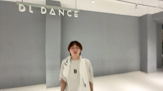 【Xu Shaolan】Latihan malam sehari-hari nih, hari ini nggak terlalu keras💪💪, cuma main-main tangan👋, o