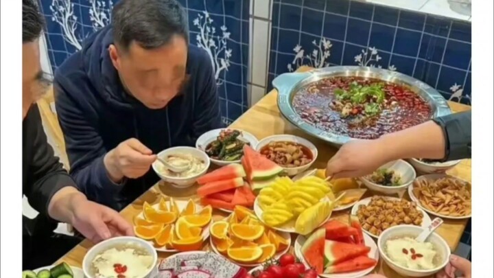 The Flower Fruit Mountain team has come for a team-building event.