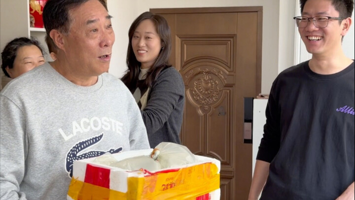 نروح لبيت حمايا نأكل حساء المأكولات البحرية الساخن!