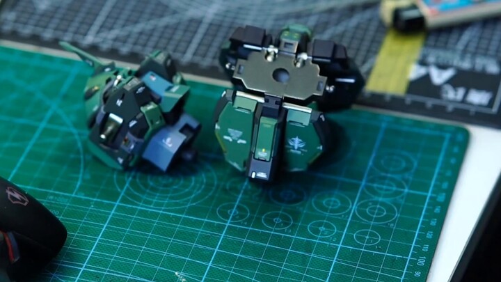 [Zaku 3GK] Pull off the horns of the 78 and crush the head of the Zeta. The little brat yelled to hi
