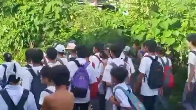 pinagsusuntok ba naman