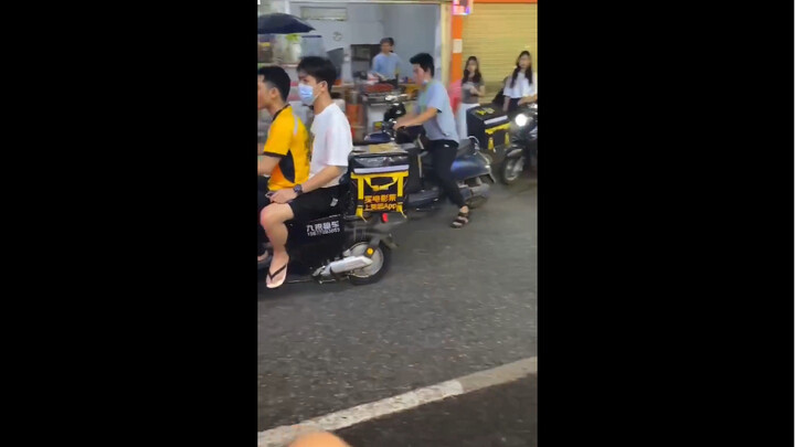 Meituan is awesome: a walking DJ—Even Wang Xing gives it a thumbs-up…