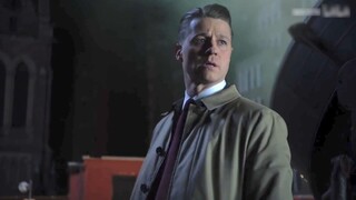 [Gotham] Setelah Gotham dinyatakan sebagai daerah terlarang oleh pemerintah, Barbara si Penguin, Fro