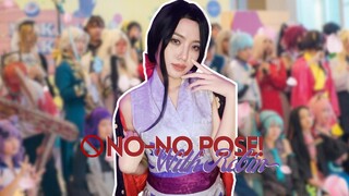 No-No Pose Buat Foto Bareng Cosplayer!