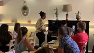 Watch what will happen in Italian restaurant  EVERYONE SHOCK 😱