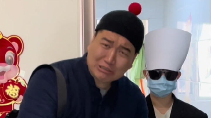 Này, quán ăn lâu đời ở Bắc Kinh mà lại có đến hai bộ mặt, đúng chuẩn địa phương luôn!