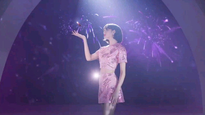 Duta merek global MAC, Lalisa Manoban