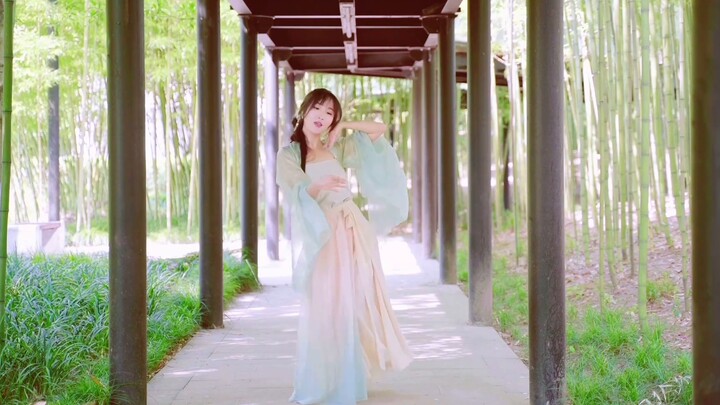 (Ancient style version by the customer service lady) Xiaoyao has beautiful eyes and a sweet smile, d