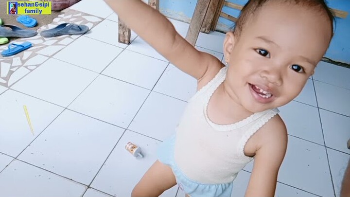 LUCU AKIFA BERMAIN SENDIRI