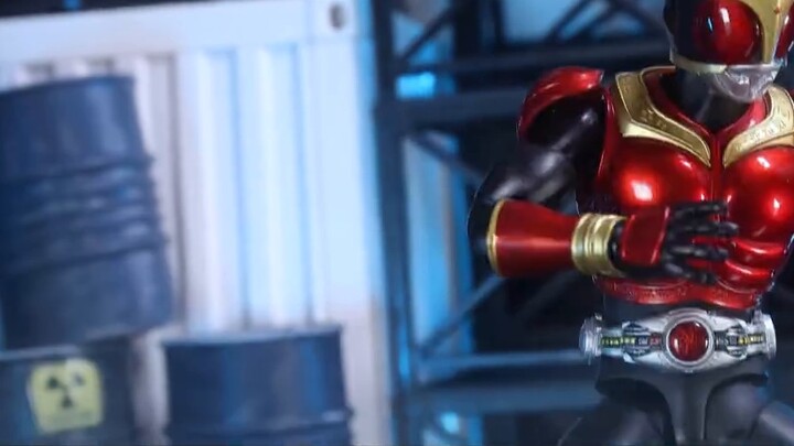 [Stop-motion animation] Dimensional battle! Almighty Kuuga and the Black Rhino Armor's fist fight! !