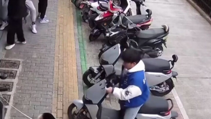 Coba seorang master __ untuk menjelaskannya