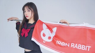 Lihat senjata! [Gadis Konyol]