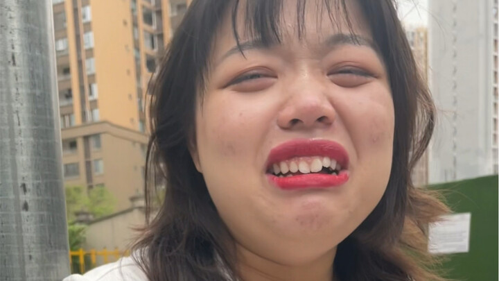 Mọi người yên tâm, tôi và anh Hậu vẫn ổn, giờ đang quỳ rửa rau đây.