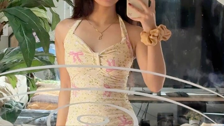 this dress hugs me perfectly