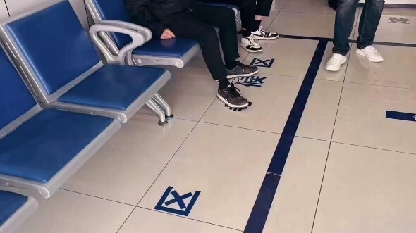 เตะลอยใส่คนเก็บของเก่า สองผู้ต้องหาในภาพปกถูกจับกุมแล้ว