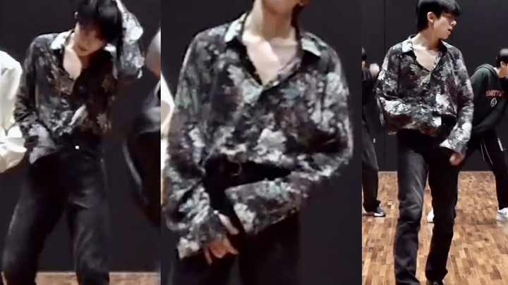 【อึนฮย็อบ อีวีซึง】หนุ่มหล่อสุดเฟียร์สที่ปลดกระดุมสามเม็ด | ห้องซ้อมคัฟเวอร์โฟกัสสุดๆ