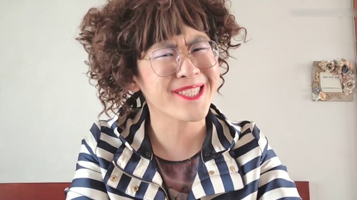 Đưa mẹ đi ăn tối thì thế nào nhỉ? Ồ không! Tôi lớn lên với món gì thế nhỉ?