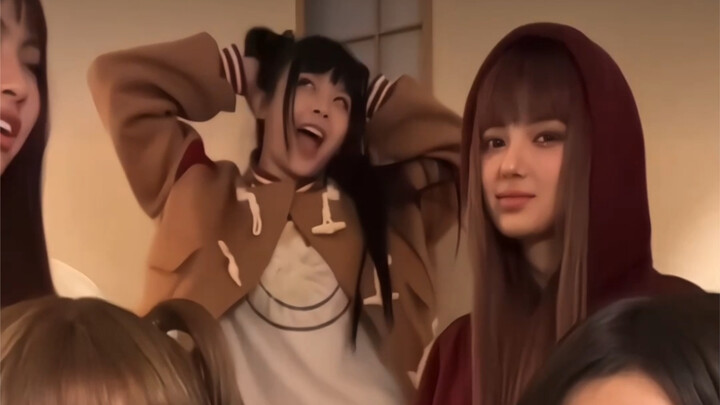 Hanni bắt chước Dan và Hyein