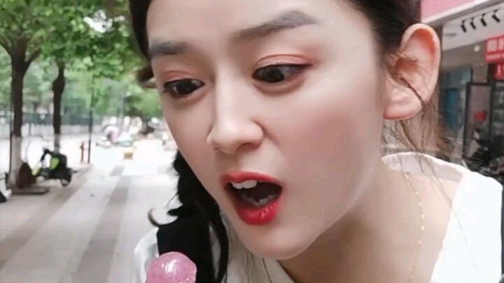 สาวน้อยคนนี้ถูกฉันแกล้งจนหัวเราะลั่น ฮ่าๆๆ