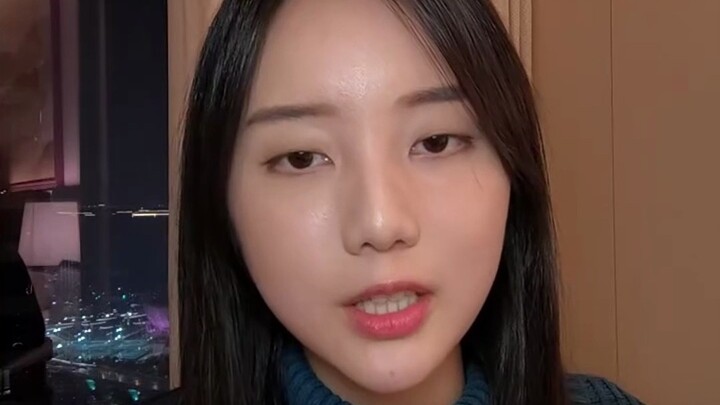 Em Úc: Dạo này em đang tập trung luyện chơi game, mỗi trận đánh xong mệt muốn chết, khác hoàn toàn s