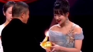 [Bán chạy] [Tiêu đề hôm nay/Đêm weibo] [Dilraba Xiao Zhan] [Loạt so sánh Xiao Zhan] [Sự dễ thương củ