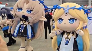 "Coin Head Parade" Big Head Katishia & Chunbao & Yangyang's sister & male drifter parade around the 