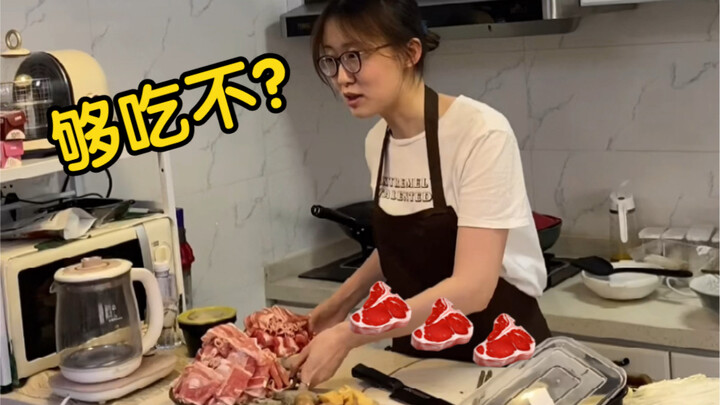 螺蛳粉火锅安排上了  你来我家能吃几盘肉？