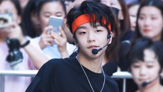 Shocking! Are 14-year-old boys dancing this cool these days?! [BOYSTORY He Xinlong's SEVENTEEN HIT c