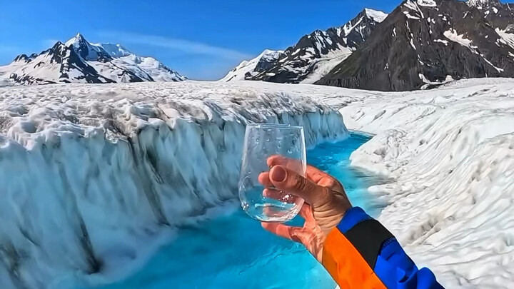 探访地理课本中的阿拉斯加冰川，只为喝上一口远古时期融化的冰川水，真正无污染的水太上头了 ！