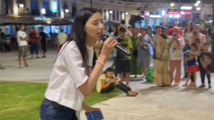 ที่นี่มีผู้ชมจำนวนมากขึ้นเรื่อยๆ ที่ชื่นชอบเพลงจีนและวัฒนธรรมจีน ผมจะยังคงร้องเพลงจีนให้ทุกคนฟังต่อไ