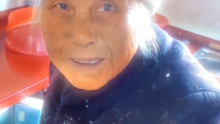 ความรักของคุณย่ามาแบบเงียบๆ แต่เธอก็ยังรักคุณในแบบของเธอเองเสมอ