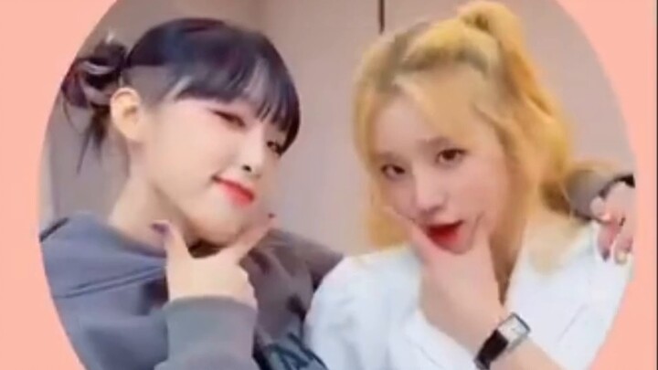 [China's Choi Ye-na] and [South Korea's Song Yuqi] co-produced "Smiley"