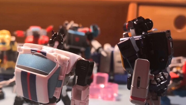 [Stop Motion Animation] Cybertron Dance Battle