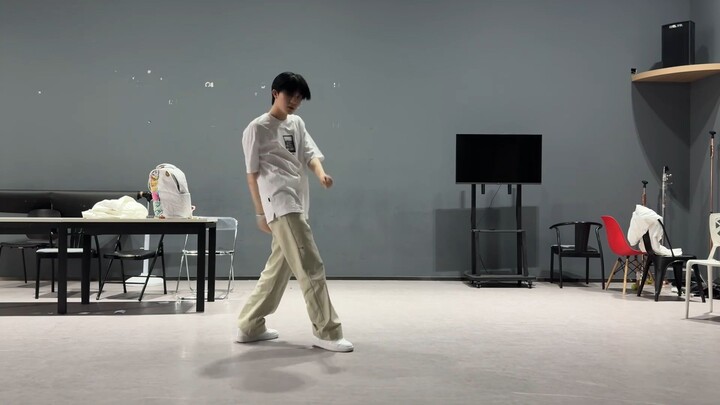 مفاجأة لعشاق الثنائي! سو شين هاو يقدم رقصة خاصة من تأليفه لنسخة أغنية Psycho