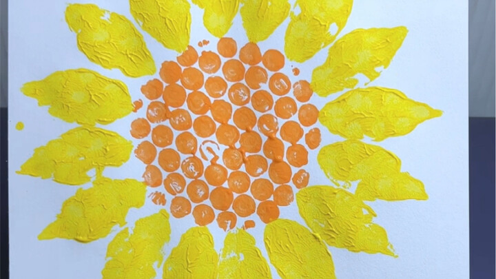 اطبع زهرة دوار الشمس الجميلة باستخدام غشاء الفقاعات وأوراق الشجر – سهل وممتع، هيا جرّبها الآن!