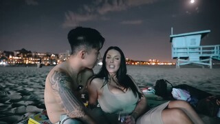 A Spontaneous Picnic on the Beach! - Jimmy Zhang (1080p, h264)