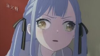“感觉成为神明比组乐队简单多了”