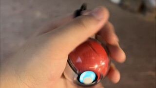 Đứa trẻ nào lại không muốn sở hữu phiên bản vật lý của Poké Ball?