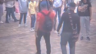 大爷:完蛋了冲我来的